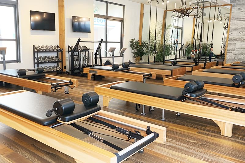 Yoga pilates reformer